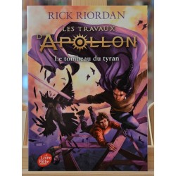 Livre d'occasion Les travaux d'Apollon 4, Le tombeau du tyran de Rick Riordan en Le Livre de Poche