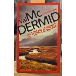 Livre d'occasion Terrain accidenté de Val Mc Dermid en Poche